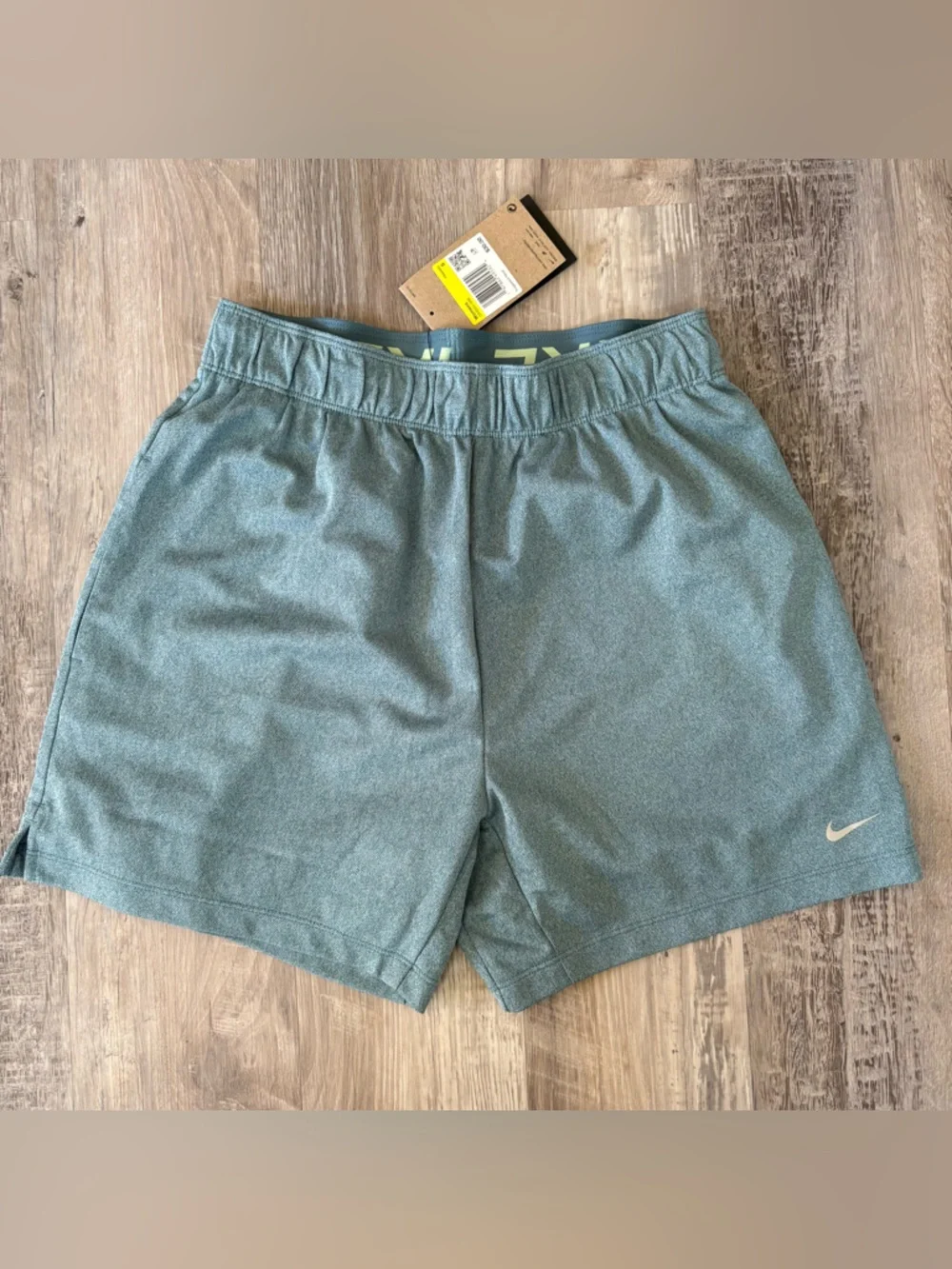Nike Women’s NWT Teal Athletic Shorts Size Small
